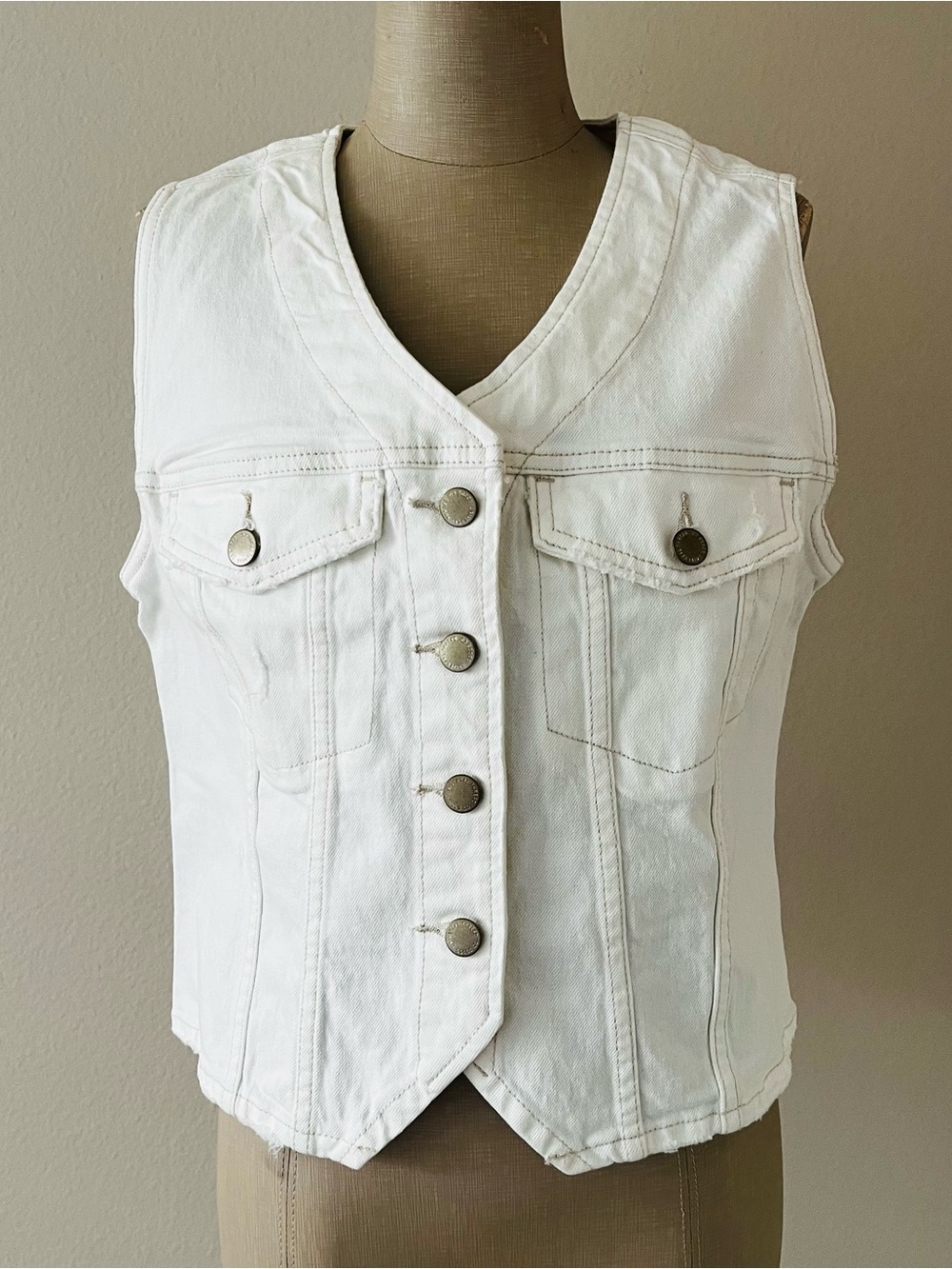 V-Neck Denim Vest - White M - Picture 2 of 4
